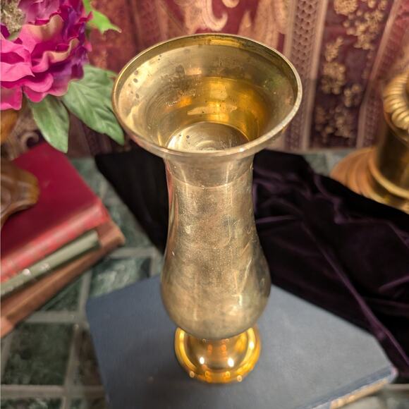 Vintage 11.5"H Solid Brass Tulip Shape Decorative Patina Vase, Handmade in India - Picture 6 of 8